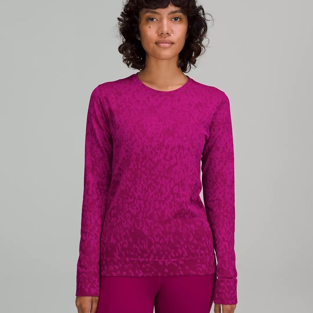 Swiftly Relaxed-Fit Long Sleeve Shirt in Covered Camo Magenta Purple